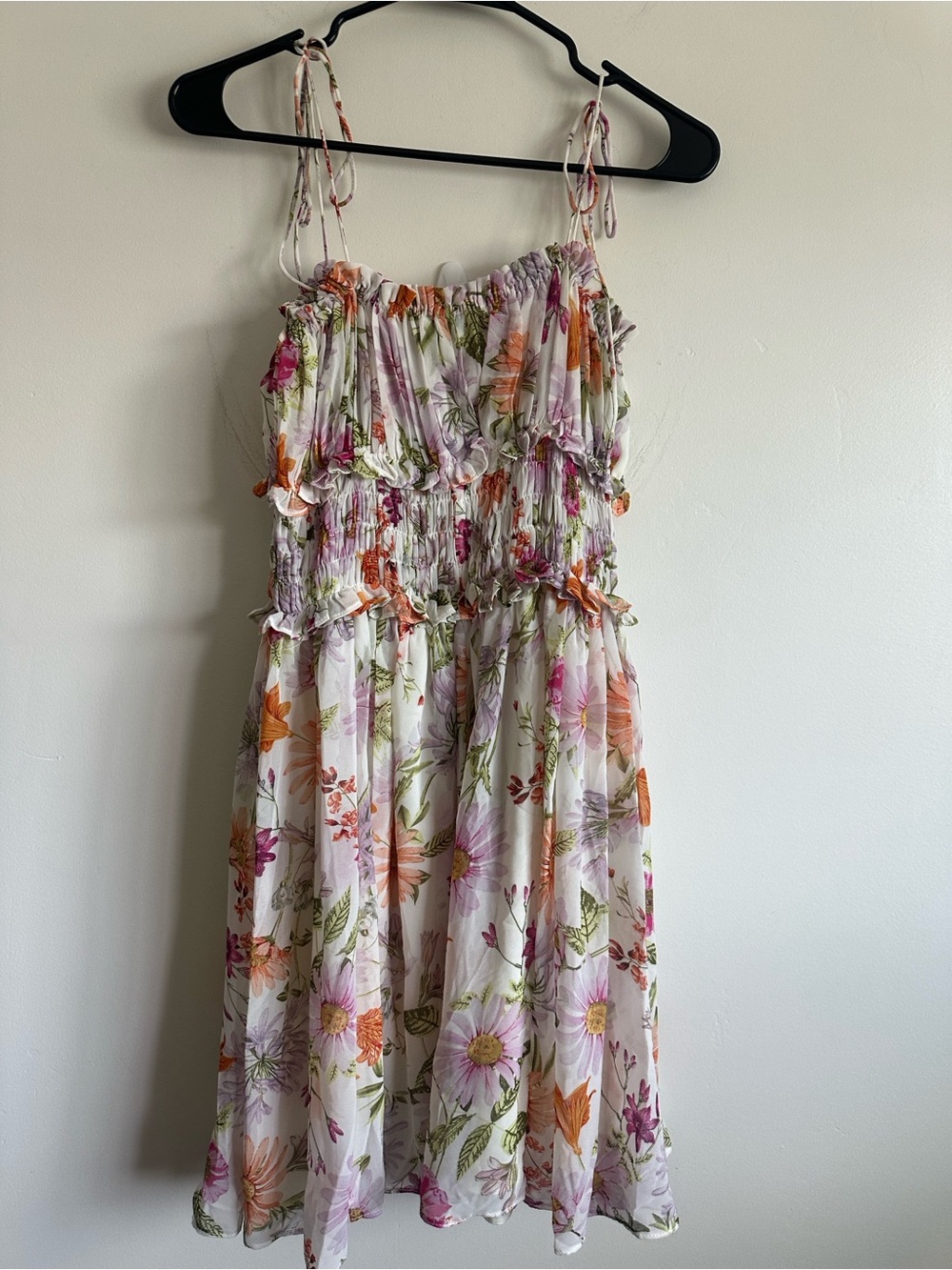 EN SAISON Floral Smocked Mini Dress Size Medium - Picture 2 of 4